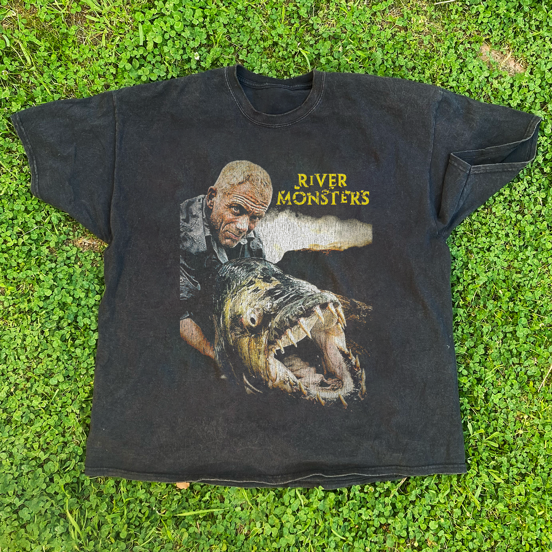 VINTAGE RIVER MONSTERS BLACK T-SHIRT